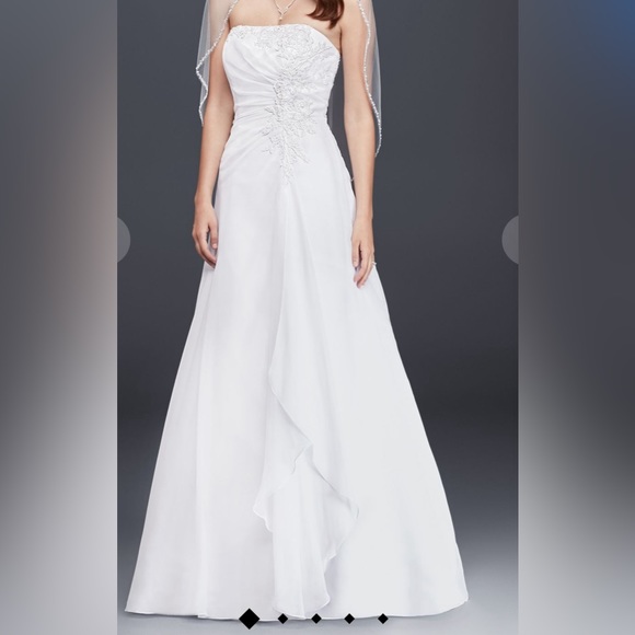 David’s Bridal Wedding Dress - Picture 6 of 11